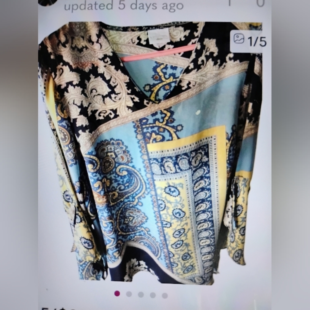 Studio C Plus Cover Blouse Size 14/16 Blue Paisley. *V- NECK*
